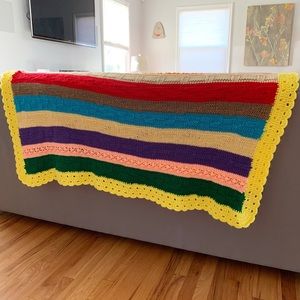 Vintage bright stripe blanket yellow scalloped hem